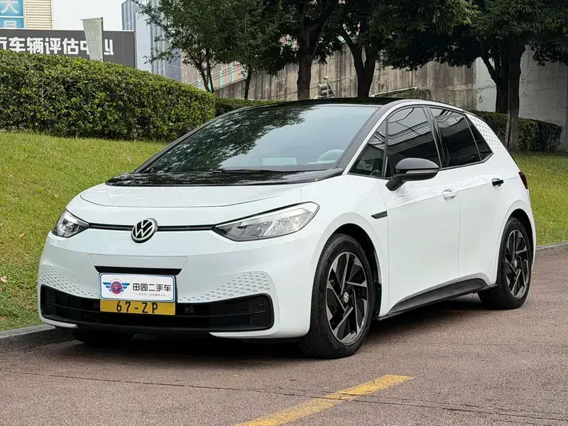 2023 Volkswagen ID.3 с пробегом 34 000 км
