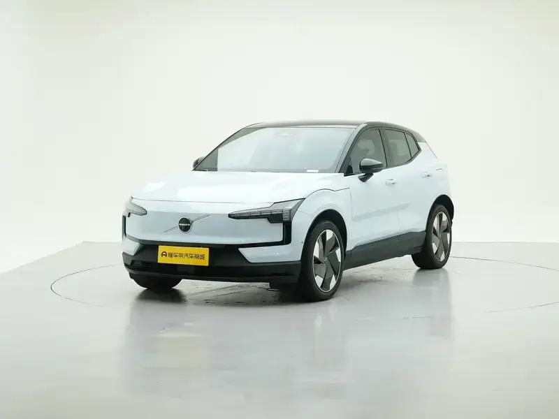 2025 Volvo EX30 с пробегом 21 700 км