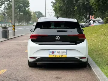 2023 Volkswagen ID.3 с пробегом 34 000 км