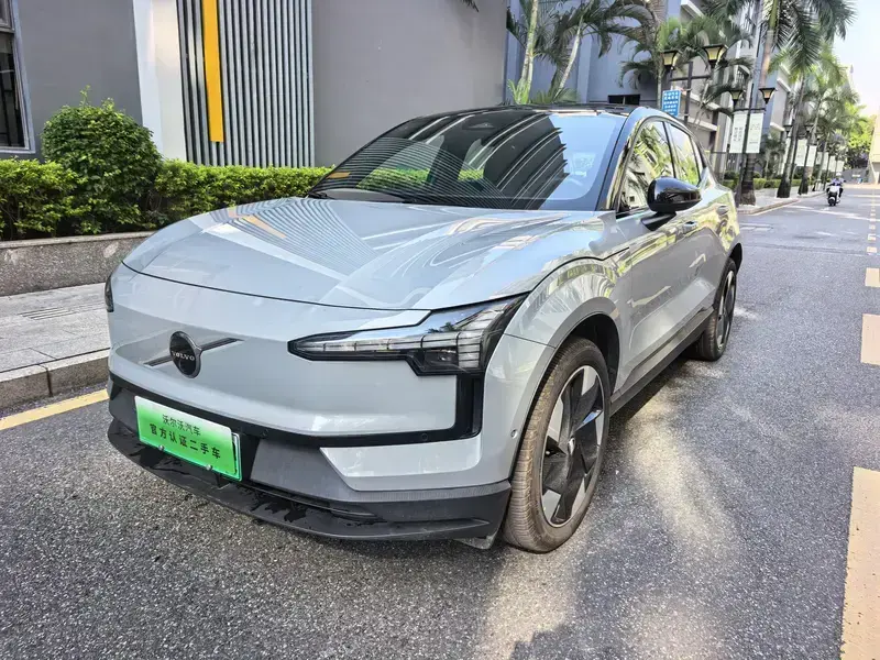 2025 Volvo EX30 с пробегом 39 100 км