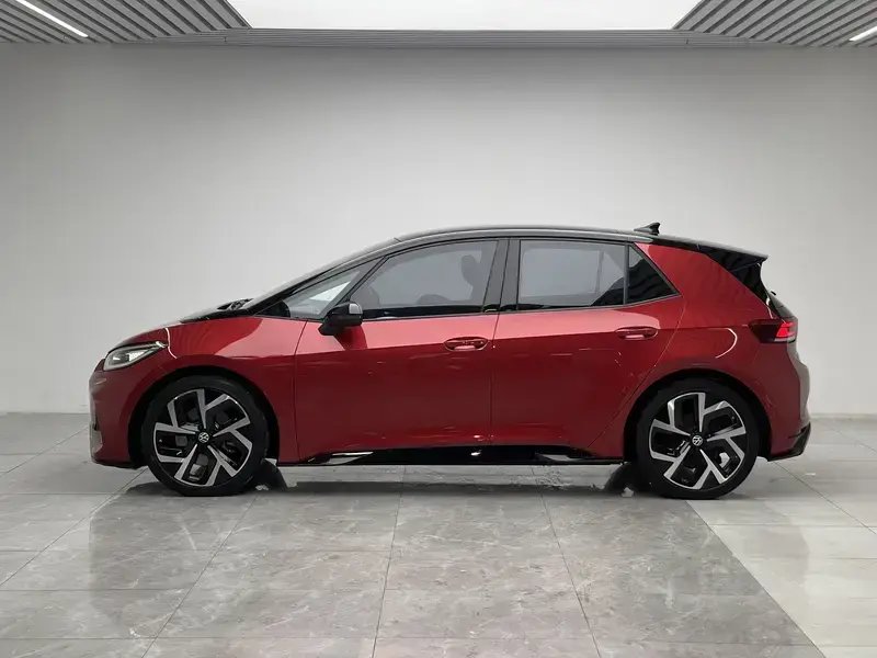 2026 Volkswagen ID.3 с пробегом 8 500 км