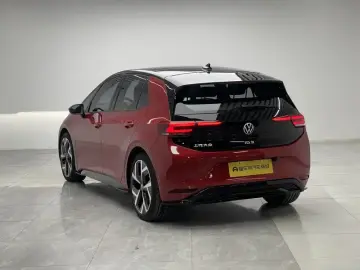 2026 Volkswagen ID.3 с пробегом 8 500 км
