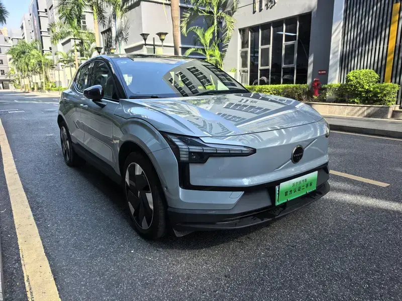 2025 Volvo EX30 с пробегом 39 100 км