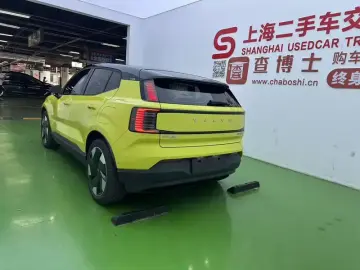 2025 Volvo EX30 с пробегом 21 000 км