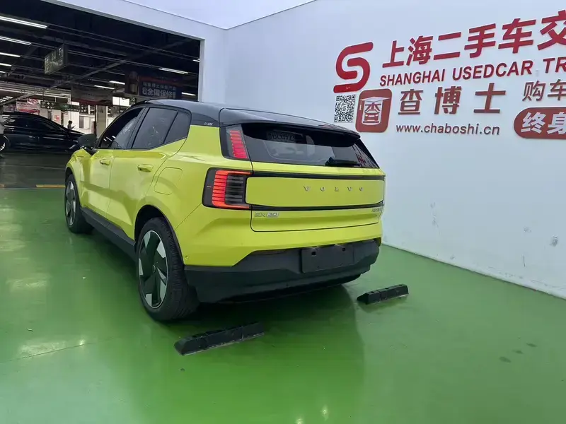 2025 Volvo EX30 с пробегом 21 000 км