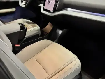 2025 Volvo EX30 с пробегом 28 000 км