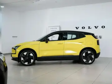 2025 Volvo EX30 с пробегом 22 000 км