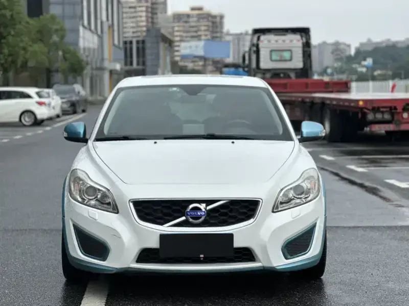 2013 Volvo C30 с пробегом 113 000 км