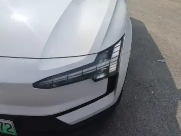 2025 Volvo EX30 с пробегом 33 000 км