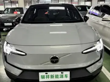 2025 Volvo EX30 с пробегом 19 000 км
