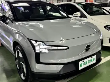 2025 Volvo EX30 с пробегом 19 000 км