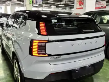 2025 Volvo EX30 с пробегом 19 000 км