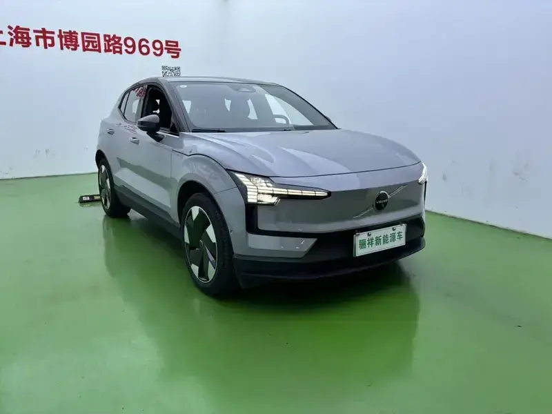 2025 Volvo EX30 с пробегом 21 000 км
