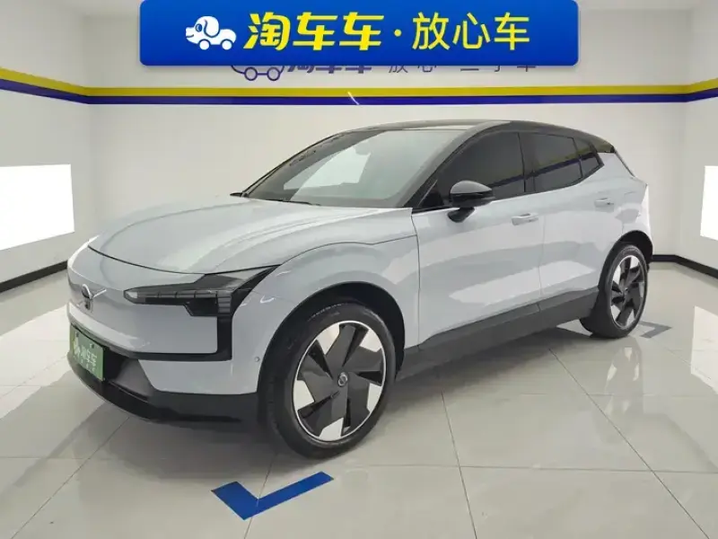 2025 Volvo EX30 с пробегом 14 000 км