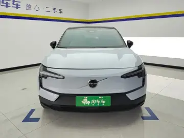 2025 Volvo EX30 с пробегом 14 000 км
