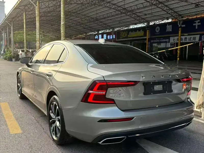 2022 Volvo S60 с пробегом 69 000 км