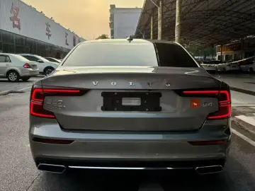 2022 Volvo S60 с пробегом 69 000 км