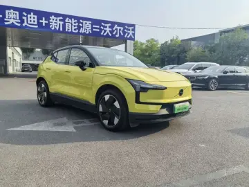 2025 Volvo EX30 с пробегом 20 100 км