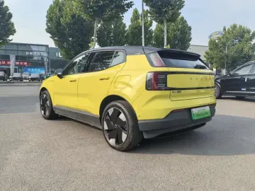 2025 Volvo EX30 с пробегом 20 100 км