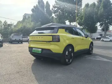 2025 Volvo EX30 с пробегом 20 100 км