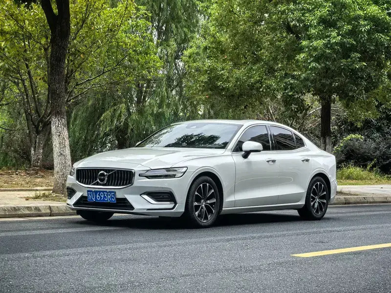 2022 Volvo S60 с пробегом 50 000 км