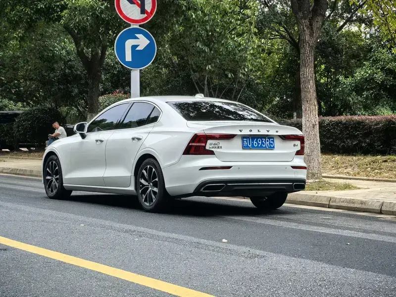 2022 Volvo S60 с пробегом 50 000 км