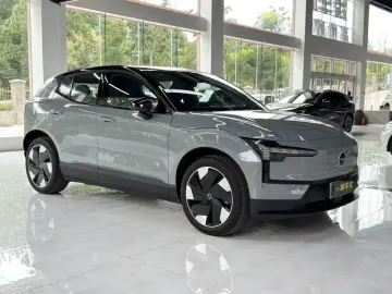 2025 Volvo EX30 с пробегом 100 км
