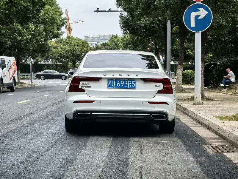 2022 Volvo S60 с пробегом 50 000 км