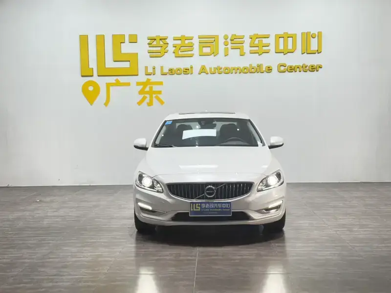 2018 Volvo S60 с пробегом 46 000 км