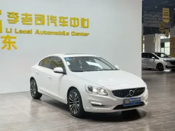 2018 Volvo S60 с пробегом 46 000 км