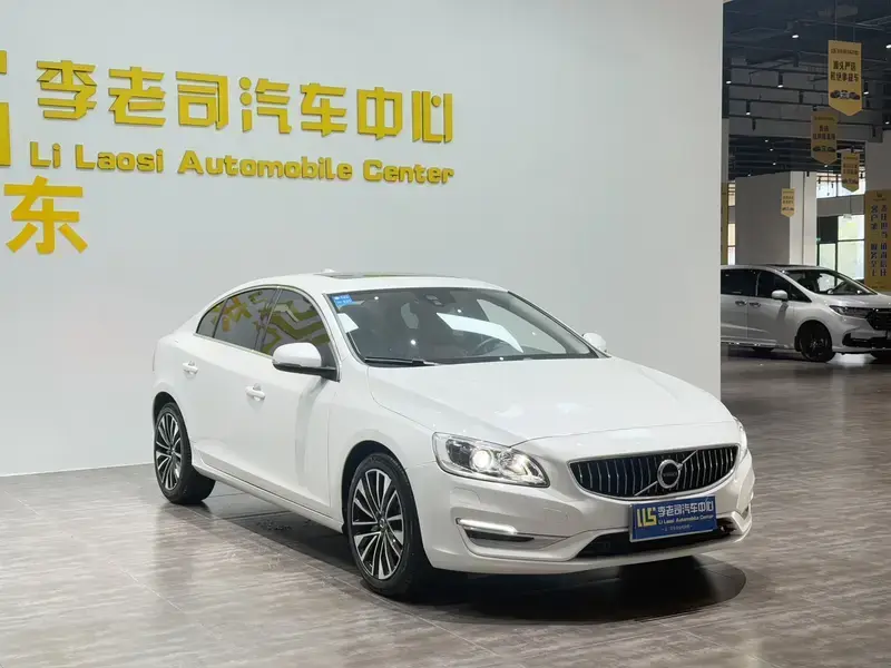 2018 Volvo S60 с пробегом 46 000 км