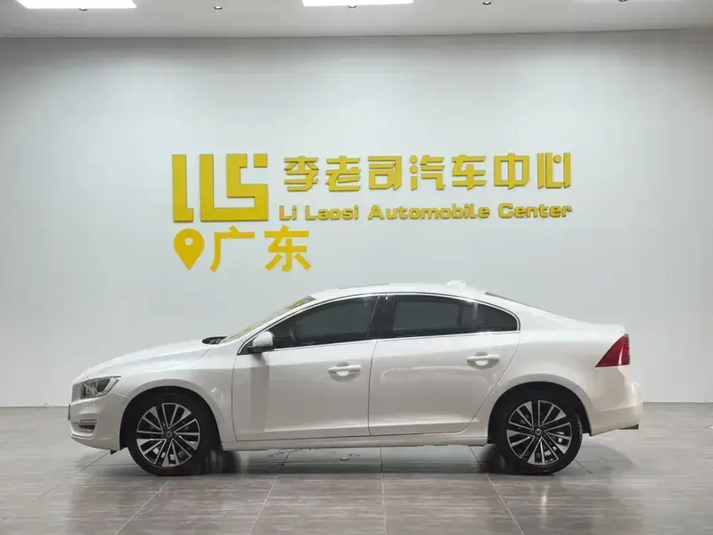 2018 Volvo S60 с пробегом 46 000 км