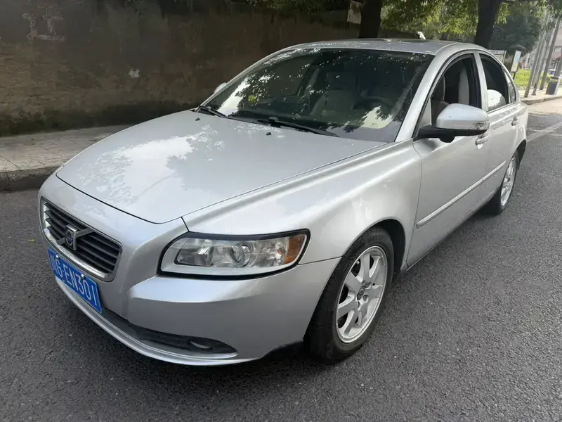 2011 Volvo S40 с пробегом 115 700 км