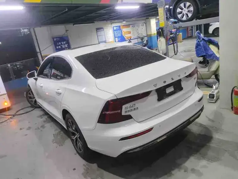 2025 Volvo S60 с пробегом 32 000 км