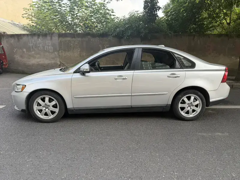 2011 Volvo S40 с пробегом 115 700 км