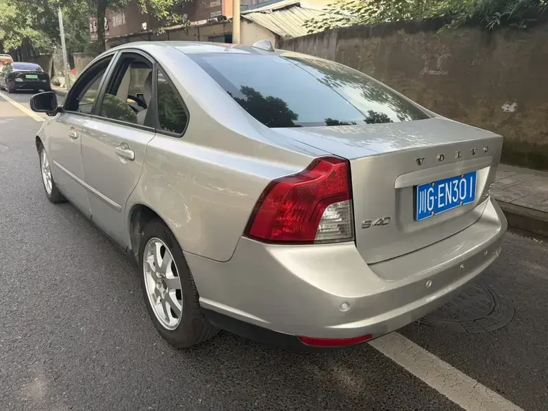2011 Volvo S40 с пробегом 115 700 км
