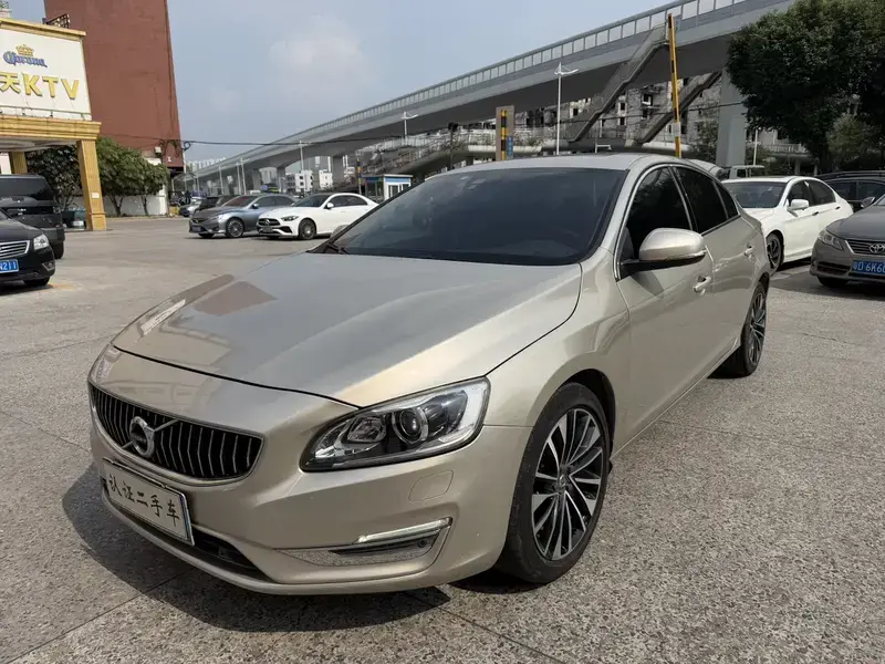 2019 Volvo S60 с пробегом 135 000 км