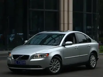 Volvo S40