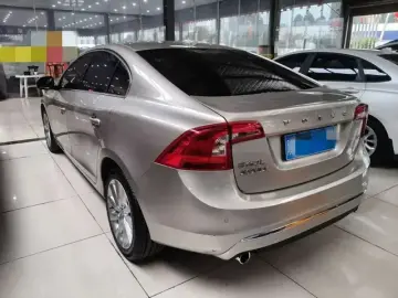 2018 Volvo S60 с пробегом 50 000 км