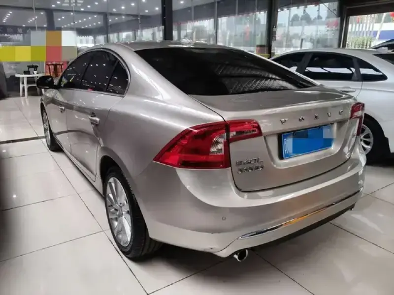 2018 Volvo S60 с пробегом 50 000 км