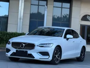 2023 Volvo S60 с пробегом 57 000 км