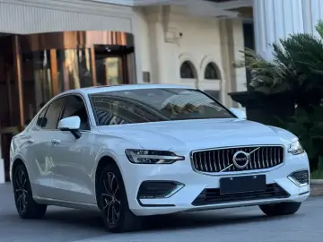 2023 Volvo S60 с пробегом 57 000 км