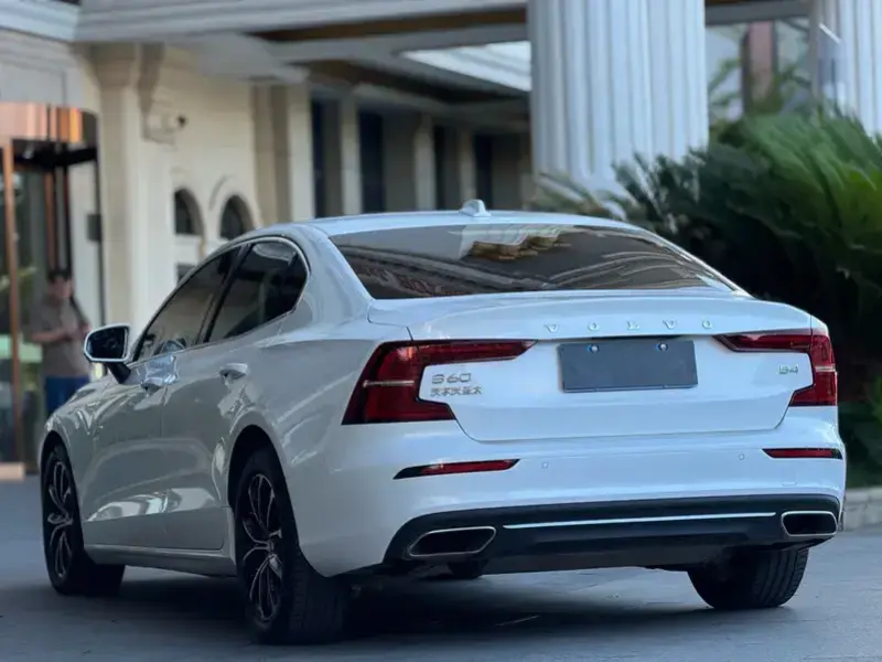 2023 Volvo S60 с пробегом 57 000 км