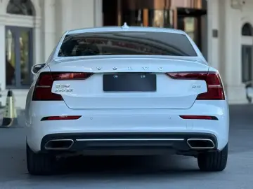 2023 Volvo S60 с пробегом 57 000 км