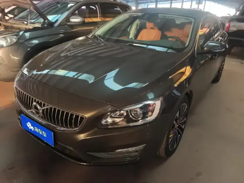 2018 Volvo S60 с пробегом 61 000 км