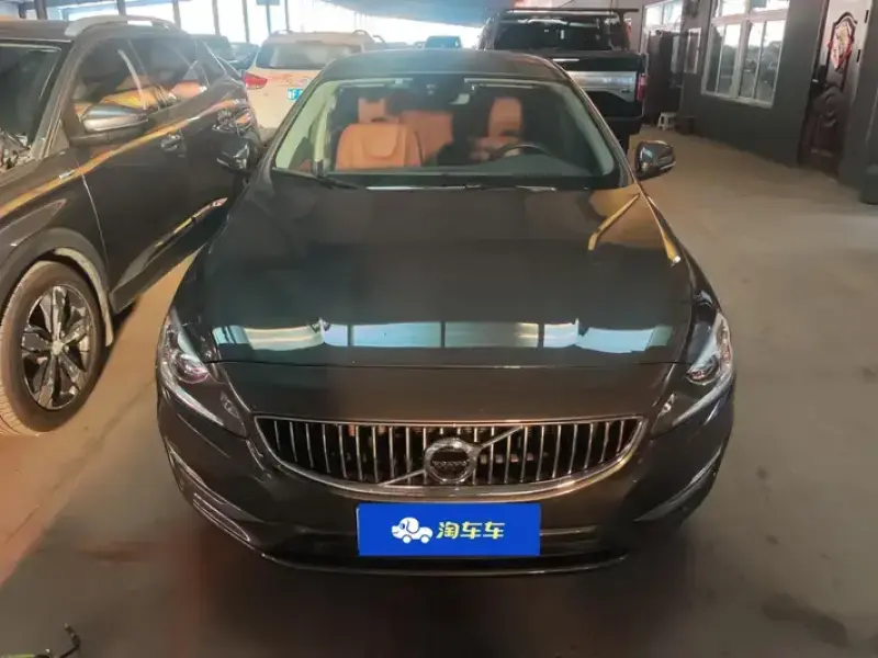 2018 Volvo S60 с пробегом 61 000 км