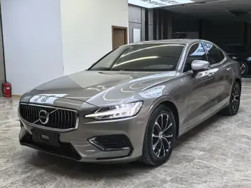 2022 Volvo S60 с пробегом 63 600 км