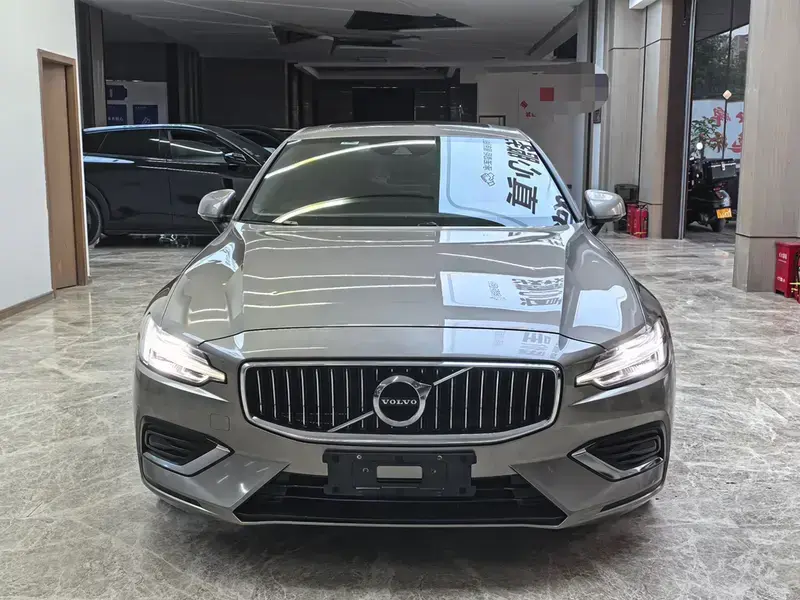 2022 Volvo S60 с пробегом 63 600 км