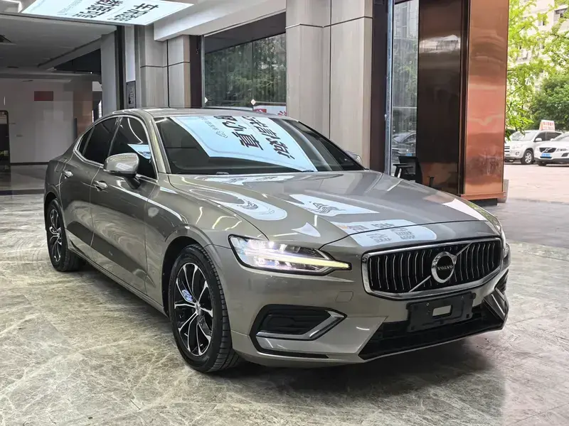 2022 Volvo S60 с пробегом 63 600 км