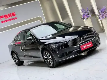 2026 Volvo S90 с пробегом 21 000 км